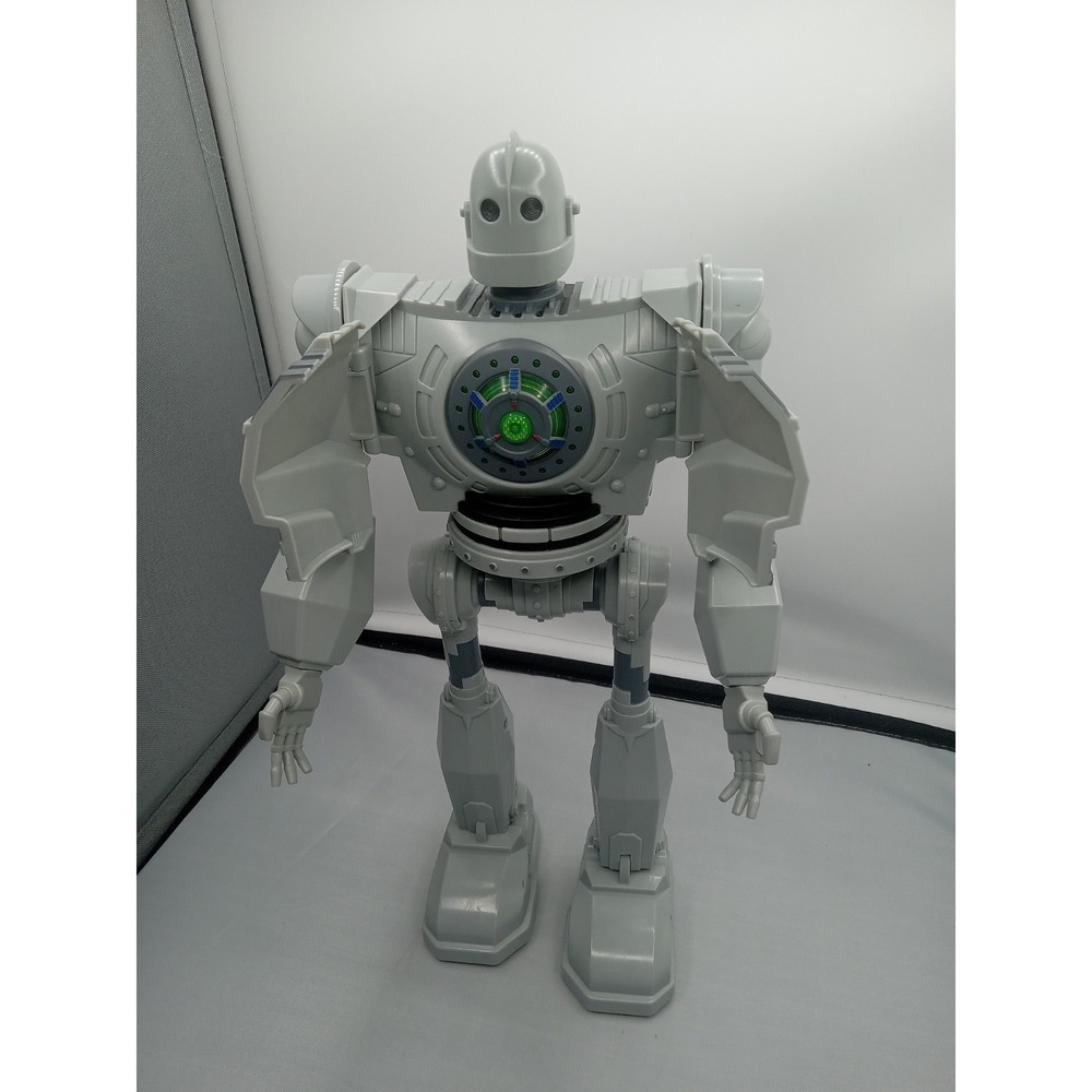 The Iron Giant 14" Thinkway Toys Figure 2010-12-WS Lights Sounds Walking Tested!